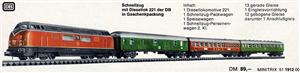 Schnellzug mit Diesellok 221